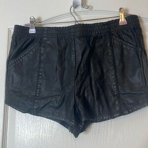 Velvet Thorn Black Faux Leather Shorts Large